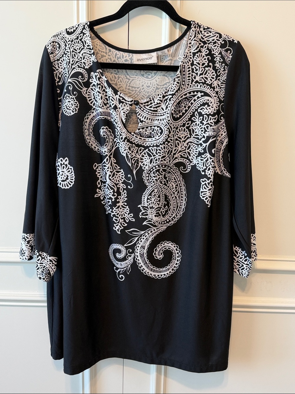 Avenue Black Top with White Paisley Scoop Neck and Rhinestones